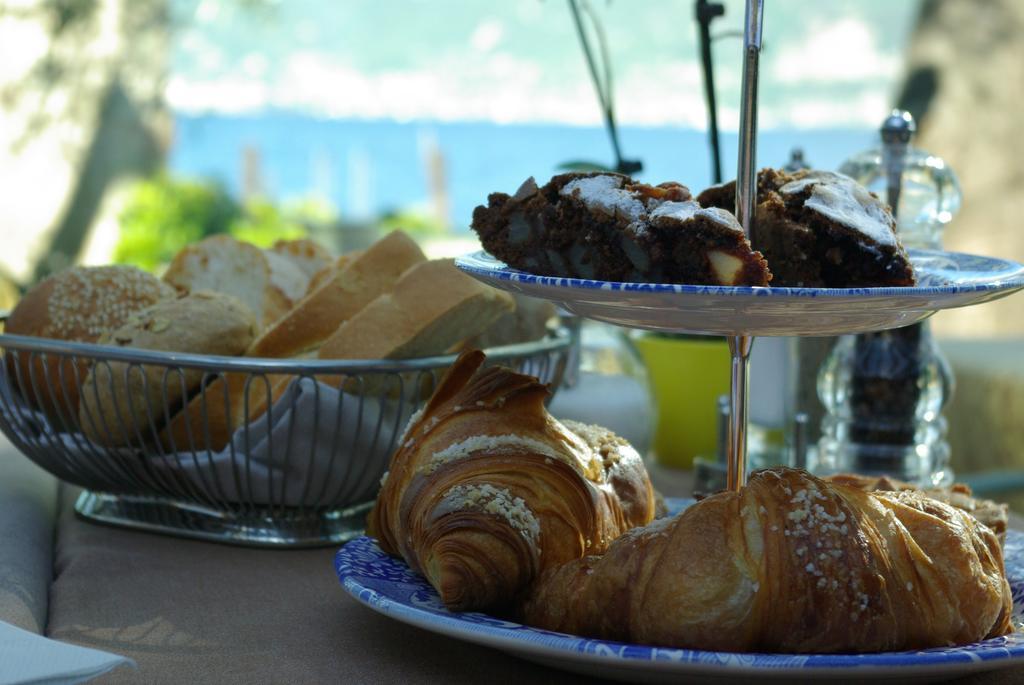 Locanda Fassa Brenzone sul Garda Eksteriør billede